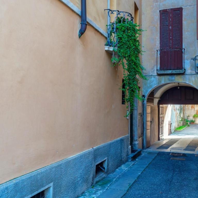 HOST4U BRESCIA - Cozy Suite Cavour in the City Center - Apartamento de 2 dormitorios - 22