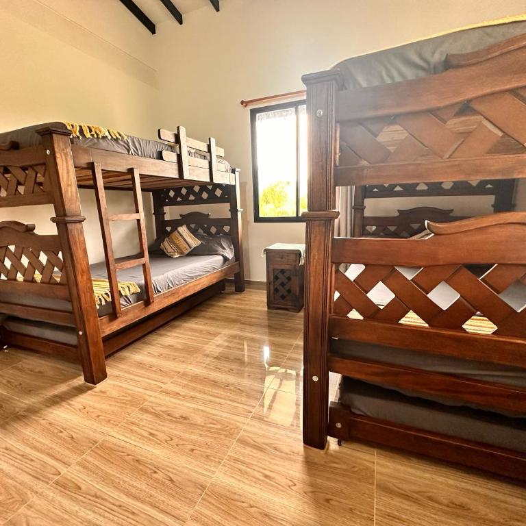 Villa AlCon Hostel- 5 bedrooms - Three-Bedroom Villa - 8