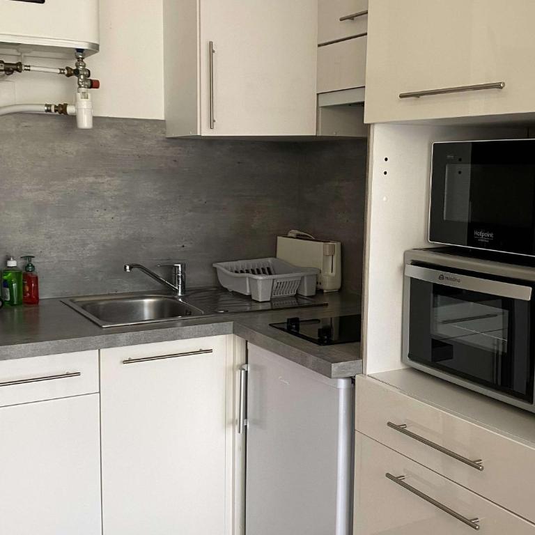Studio de charme avec parking privatif, climatisation, Wi-Fi et loggia fermée à Balaruc-les-Bains - FR-1-553-96 - Studio - 6