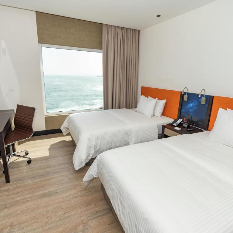 Hampton By Hilton Antofagasta - Twin Room with Roll-In Shower - Mobility Access/Non-Smoking - 5