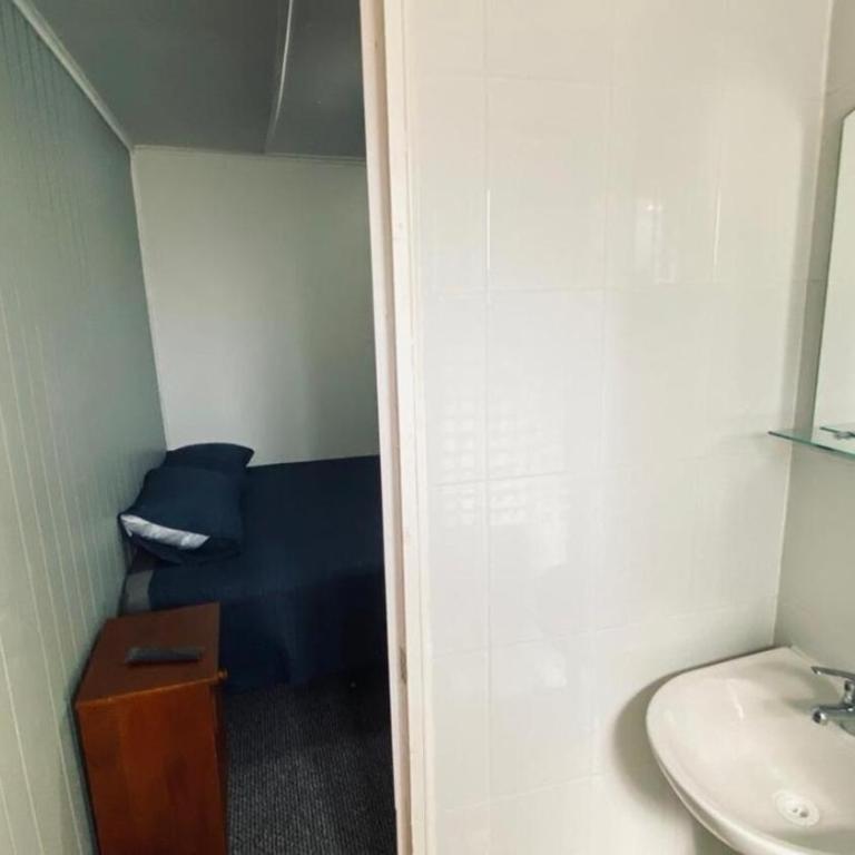 Hostal Santa Sabina - Habitación Doble con baño privado - 3