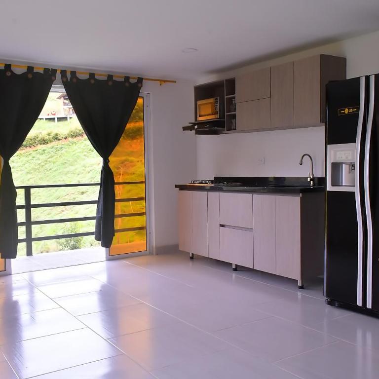 Preciosa Finca con Increíble vista frente al embalse de Guatapé con jacuzzi - Casa Vacacional de 3 dormitorios - 18