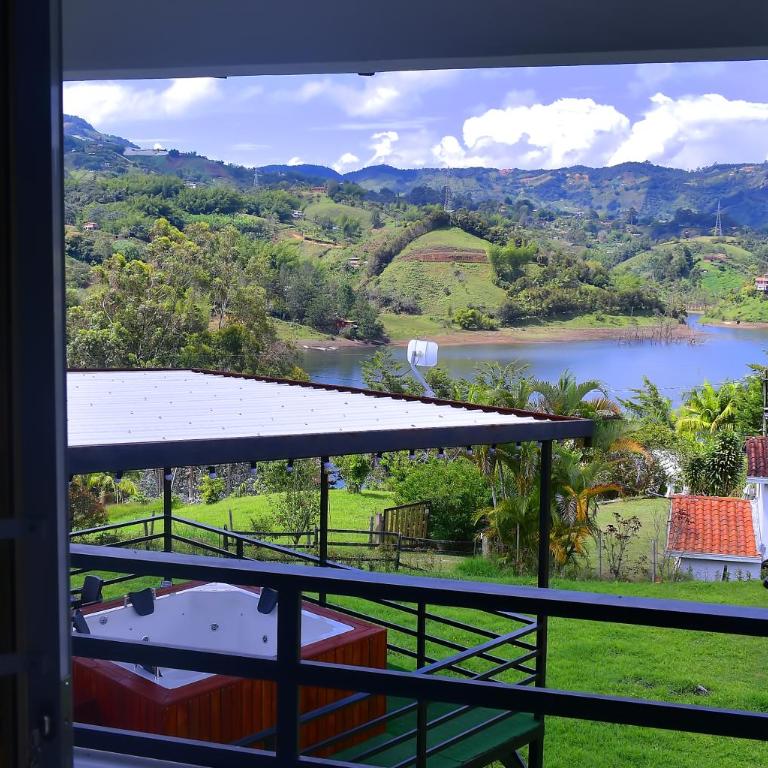 Preciosa Finca con Increíble vista frente al embalse de Guatapé con jacuzzi - Casa Vacacional de 3 dormitorios - 28