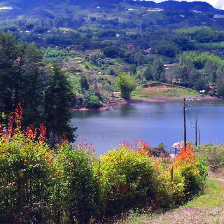 Preciosa Finca con Increíble vista frente al embalse de Guatapé con jacuzzi - Casa Vacacional de 3 dormitorios - 42