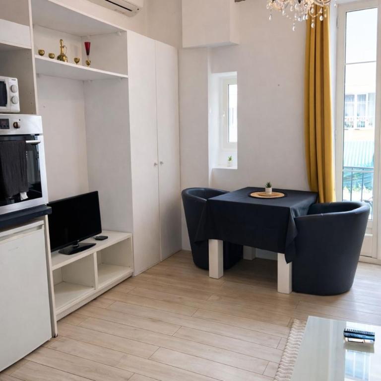 Appartement central avec balcon - Appartement 1 Chambre - 8