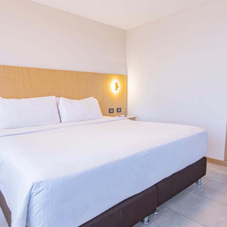 Hotel Dann Cali - Suite Superior con cama extragrande - 1
