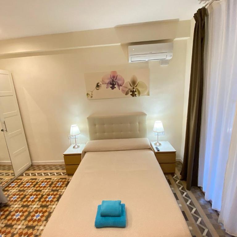 Habitaciones Balmes - Standard Double Room with Shared Bathroom - 3