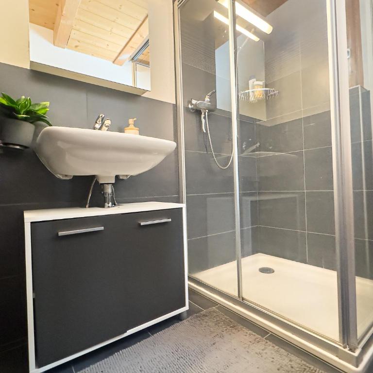 Chalet Boder - Vue MontBlanc - Cheminée - Three-Bedroom Chalet - 17