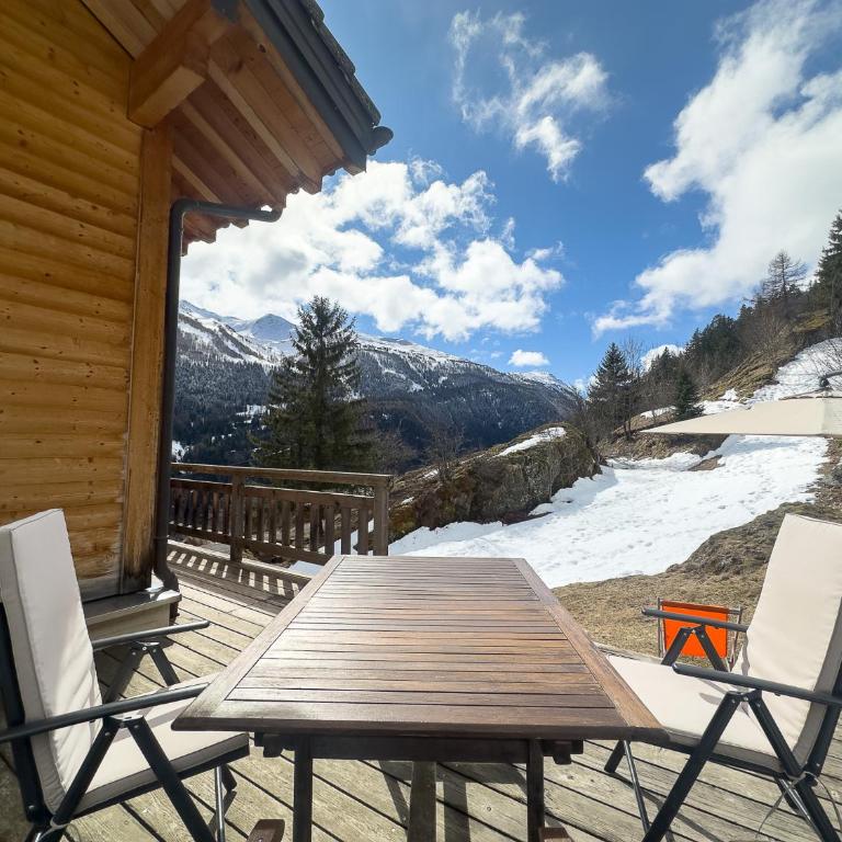 Chalet Boder - Vue MontBlanc - Cheminée - Three-Bedroom Chalet - 18