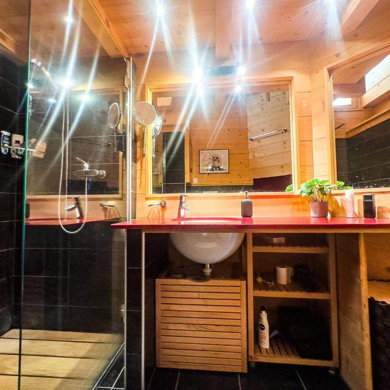 Chalet Boder - Vue MontBlanc - Cheminée - Three-Bedroom Chalet - 31