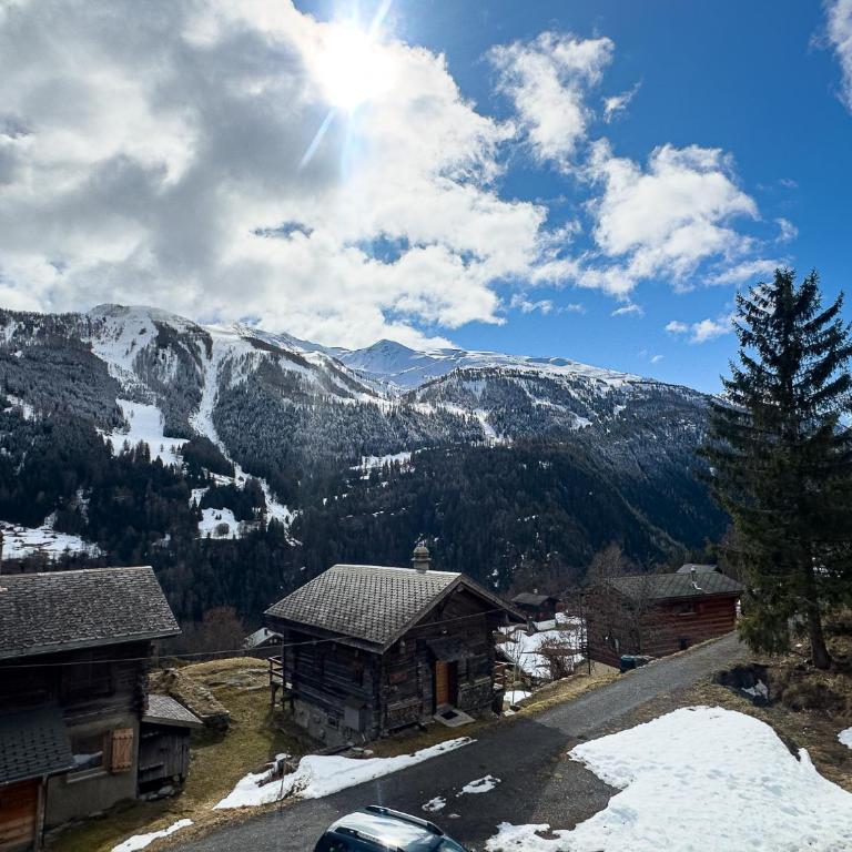 Chalet Boder - Vue MontBlanc - Cheminée - Three-Bedroom Chalet - 42