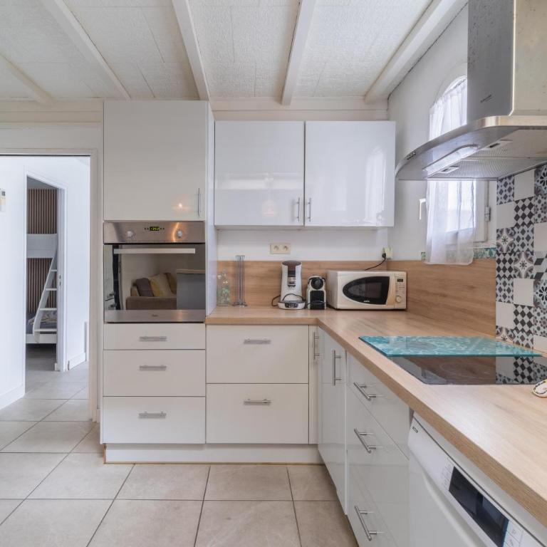 Maison 8 PERS - Plage 8min - Parc Expo- Arena-Centre ville - Maison 3 Chambres - 9