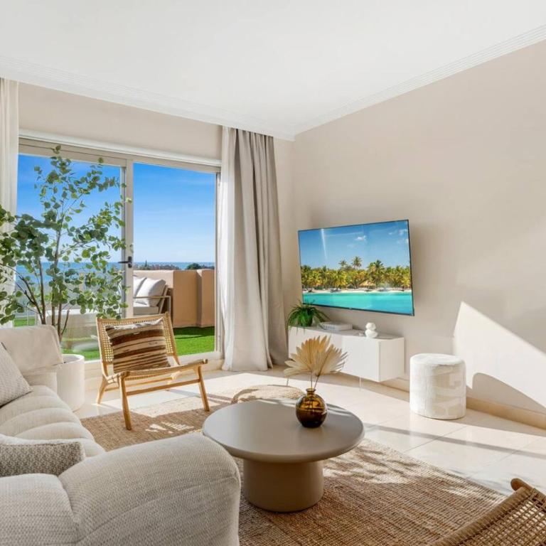 Sea View Penthouse with 2 Pools and Beach Nearby - Apartamento - 1