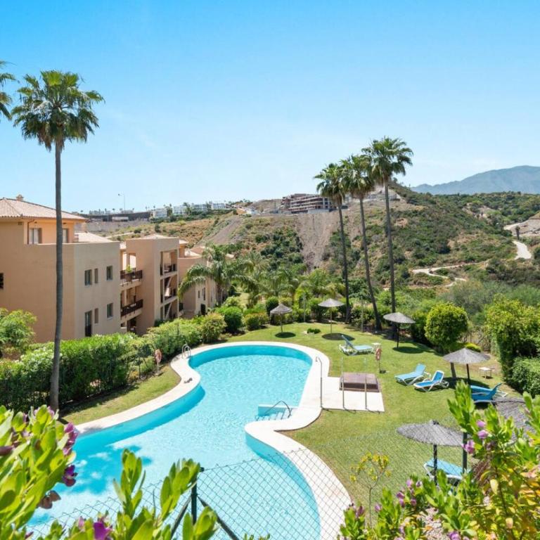 Sea View Penthouse with 2 Pools and Beach Nearby - Apartamento - 5