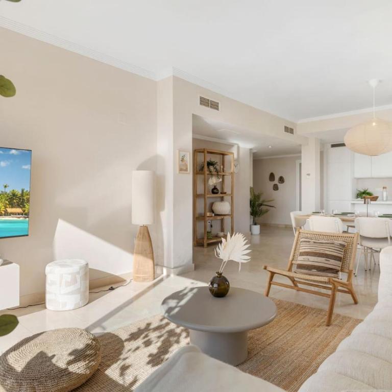 Sea View Penthouse with 2 Pools and Beach Nearby - Apartamento - 6