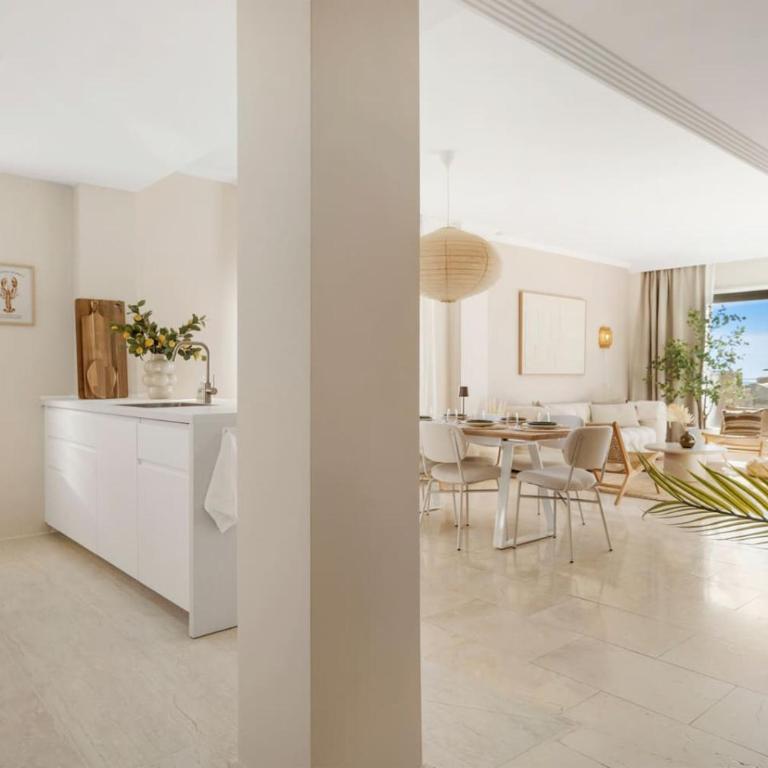 Sea View Penthouse with 2 Pools and Beach Nearby - Apartamento - 12