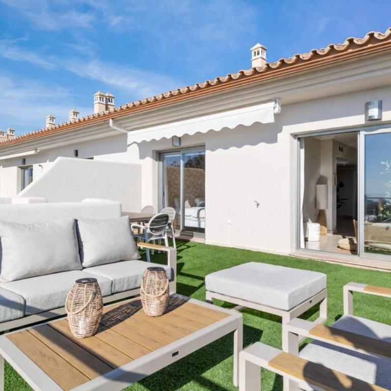 Sea View Penthouse with 2 Pools and Beach Nearby - Apartamento - 17