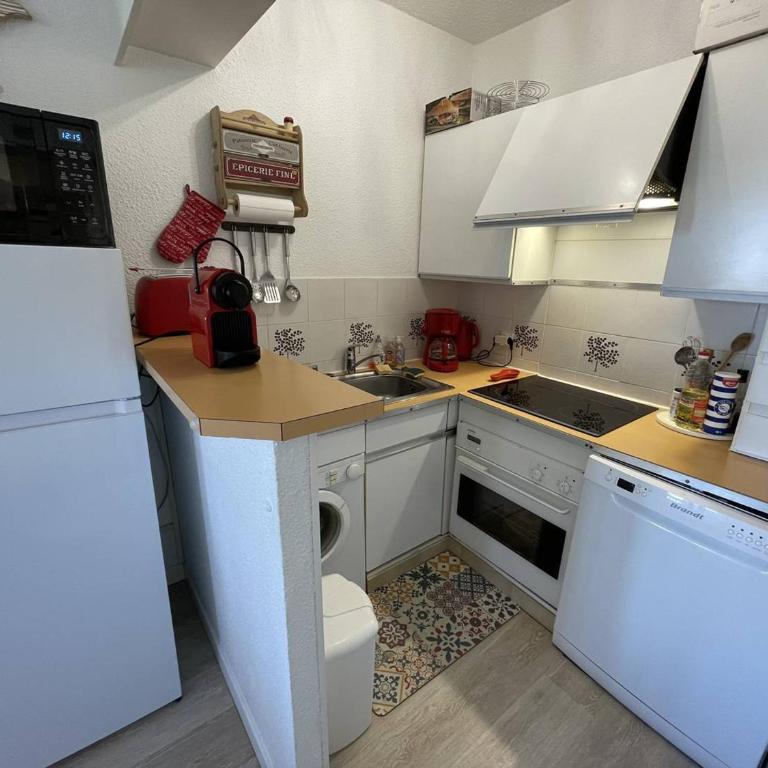Saint-Cyprien: T2 cabine rénové 6 pers, piscine, parking, à 100m de la plage - FR-1-106-80 - Apartment - 7