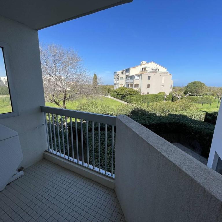 Saint-Cyprien: T2 cabine rénové 6 pers, piscine, parking, à 100m de la plage - FR-1-106-80 - Apartment - 17