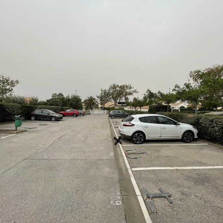 Saint-Cyprien: T2 cabine rénové 6 pers, piscine, parking, à 100m de la plage - FR-1-106-80 - Apartment - 26