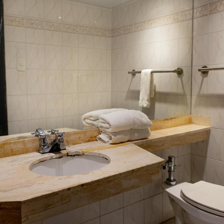 Hotel Faranda Express Puerta Del Sol Barranquilla, A Member of Radisson Individuals - Habitación Doble Superior con 2 camas dobles - No fumadores - 1