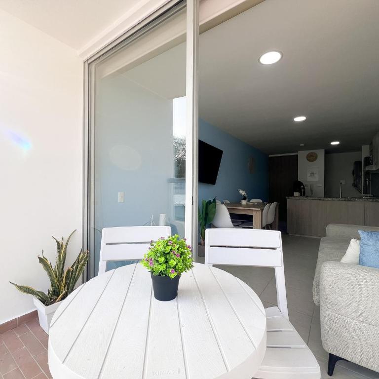 Comodo 2 cuartos AC y piscina - Two-Bedroom Apartment - 7