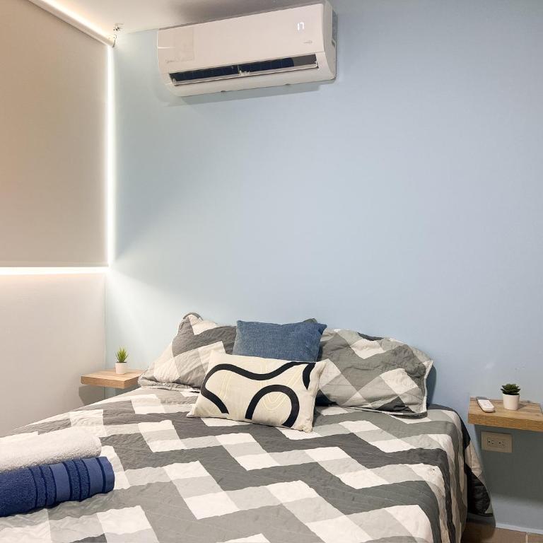 Comodo 2 cuartos AC y piscina - Two-Bedroom Apartment - 14