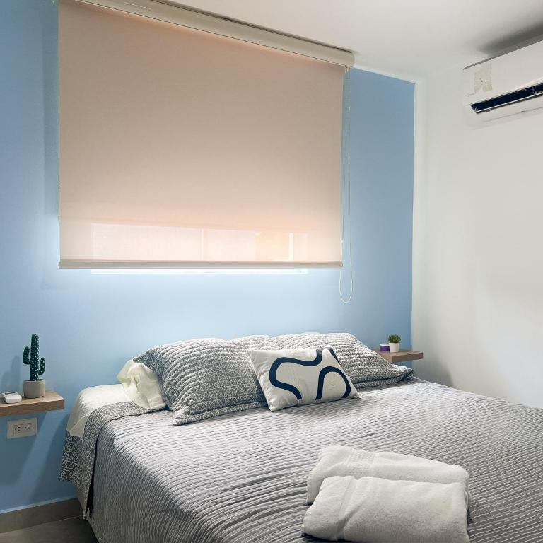 Comodo 2 cuartos AC y piscina - Two-Bedroom Apartment - 18