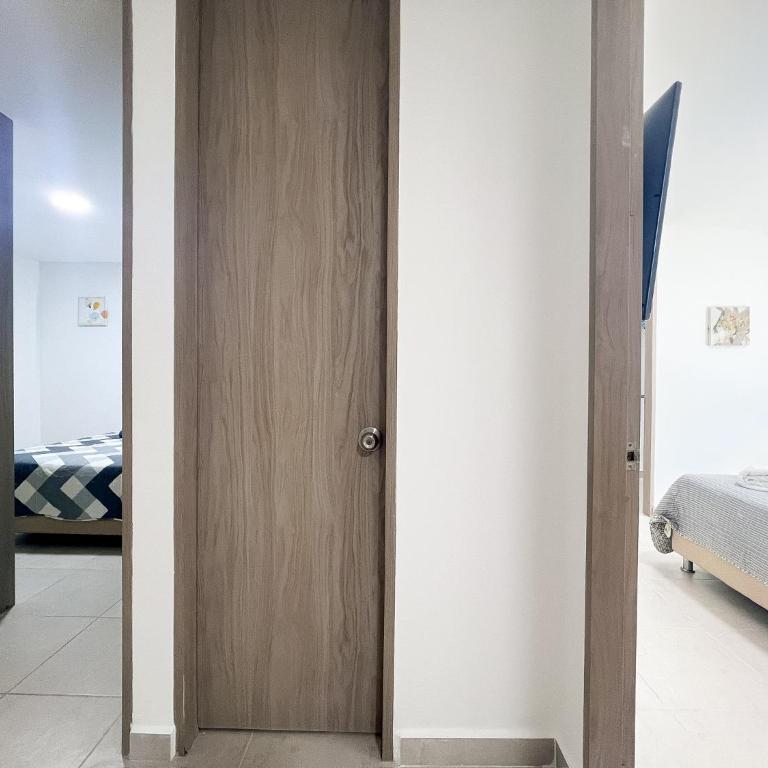 Comodo 2 cuartos AC y piscina - Two-Bedroom Apartment - 20