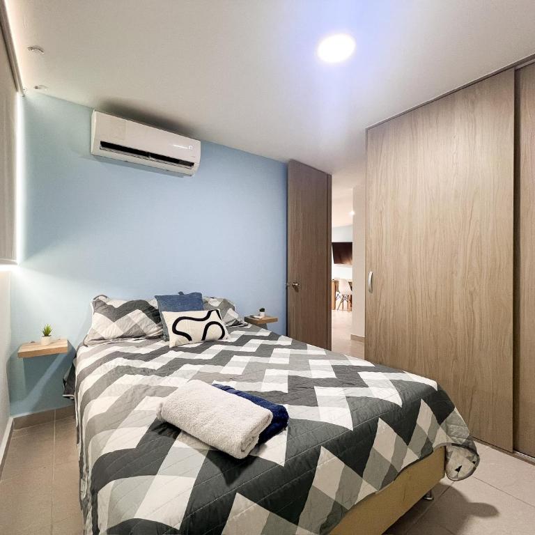 Comodo 2 cuartos AC y piscina - Two-Bedroom Apartment - 24