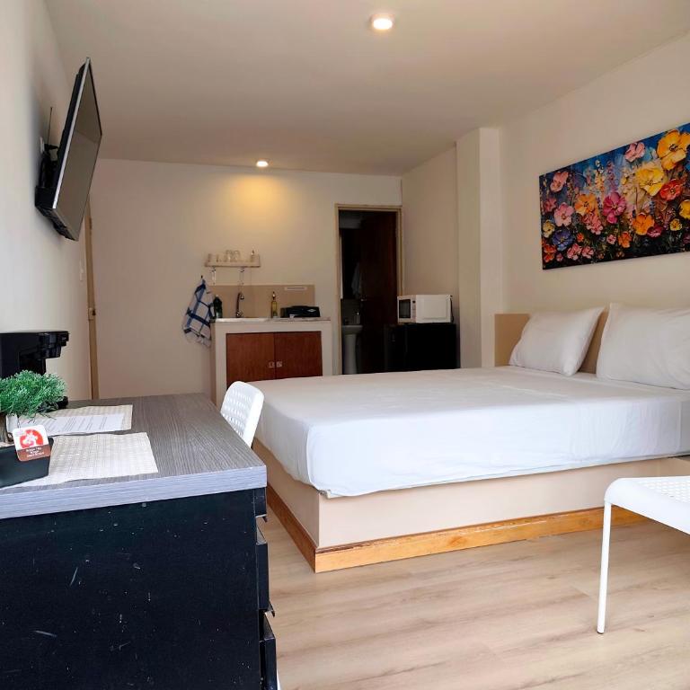 ABC-53 Housing - Superior Queen Room - 1