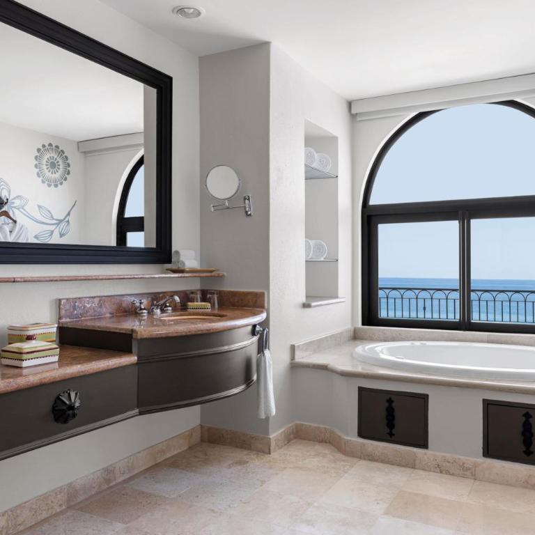 Hilton Los Cabos - Governor Suite Oceanfront - 2