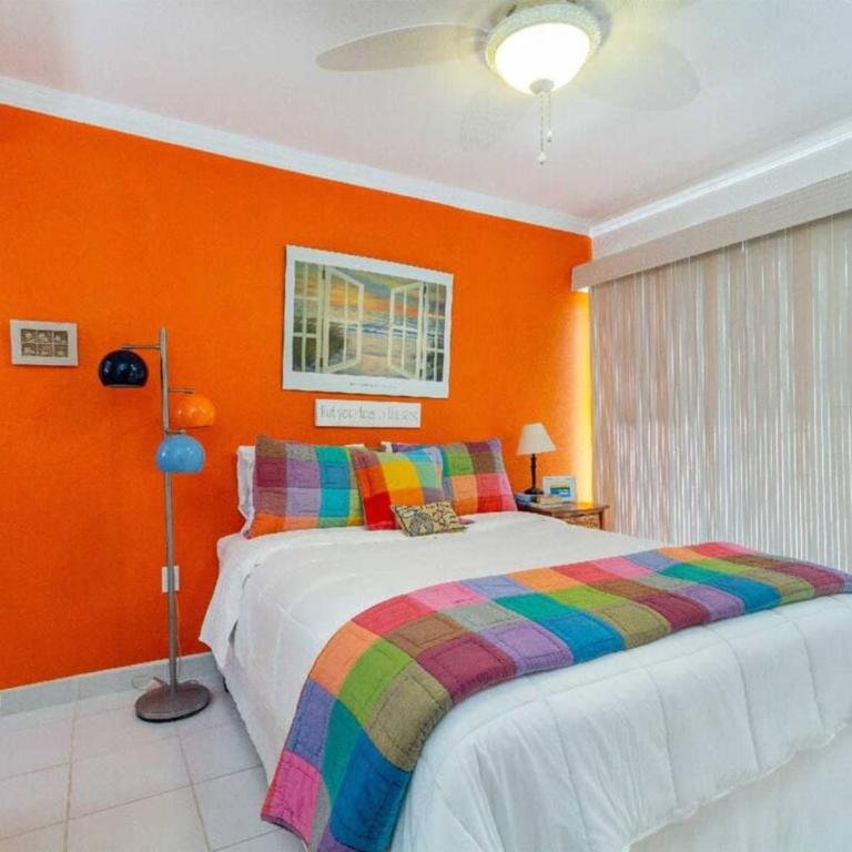 Charming & Cozy Beachfront Condo Las Olas I 19 - Apartment - 10