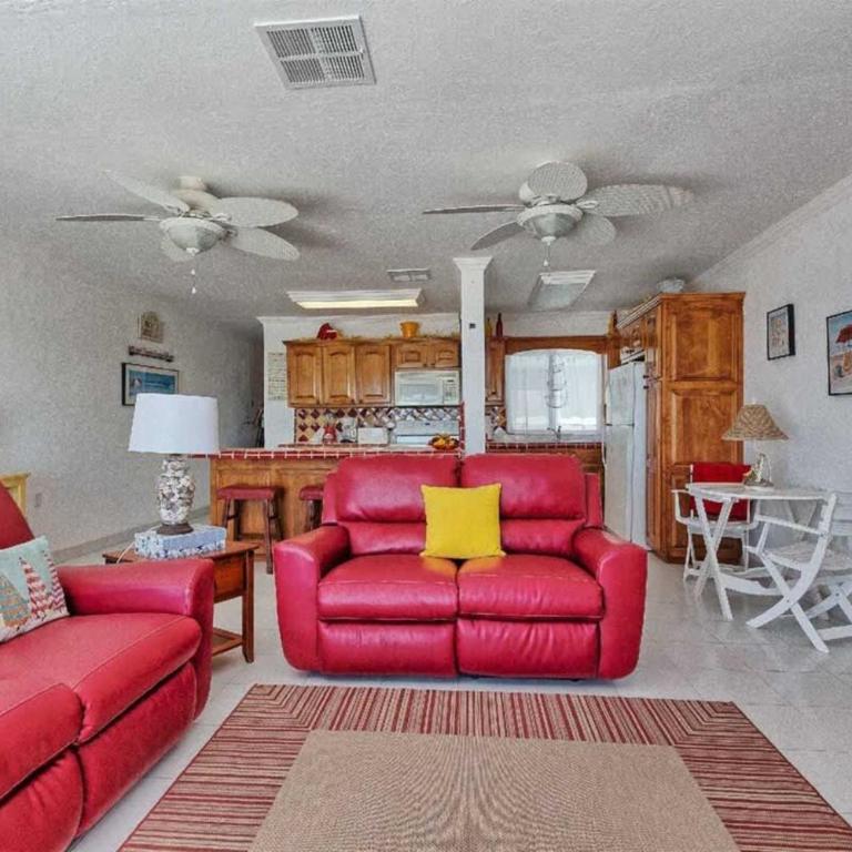 Charming & Cozy Beachfront Condo Las Olas I 19 - Apartment - 19
