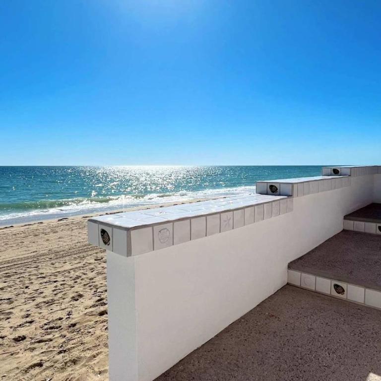 Charming & Cozy Beachfront Condo Las Olas I 19 - Apartment - 25