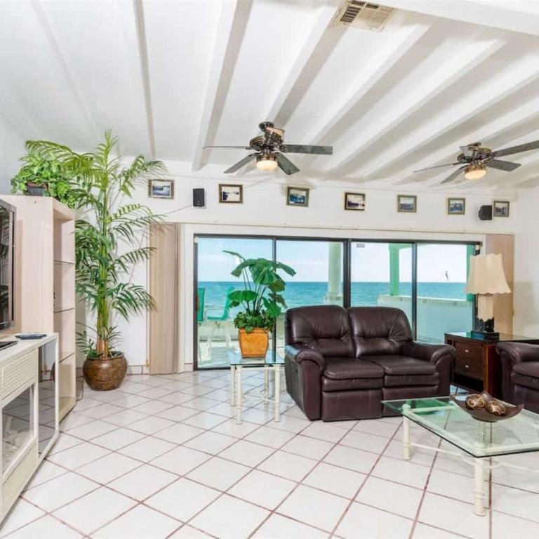 Comfortable Beachfront Condo Las Olas II 1 - Apartamento - 2