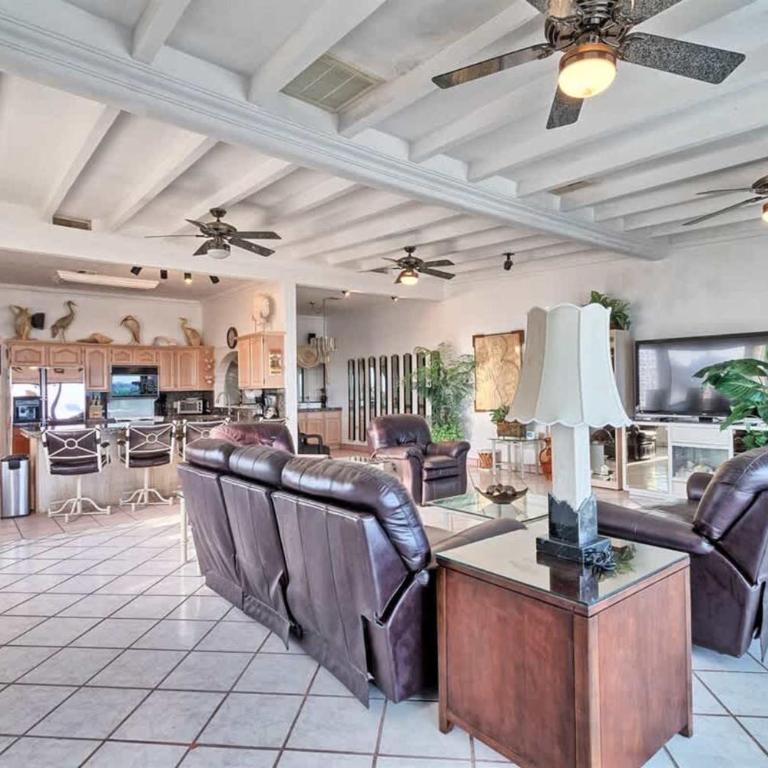 Comfortable Beachfront Condo Las Olas II 1 - Apartamento - 19