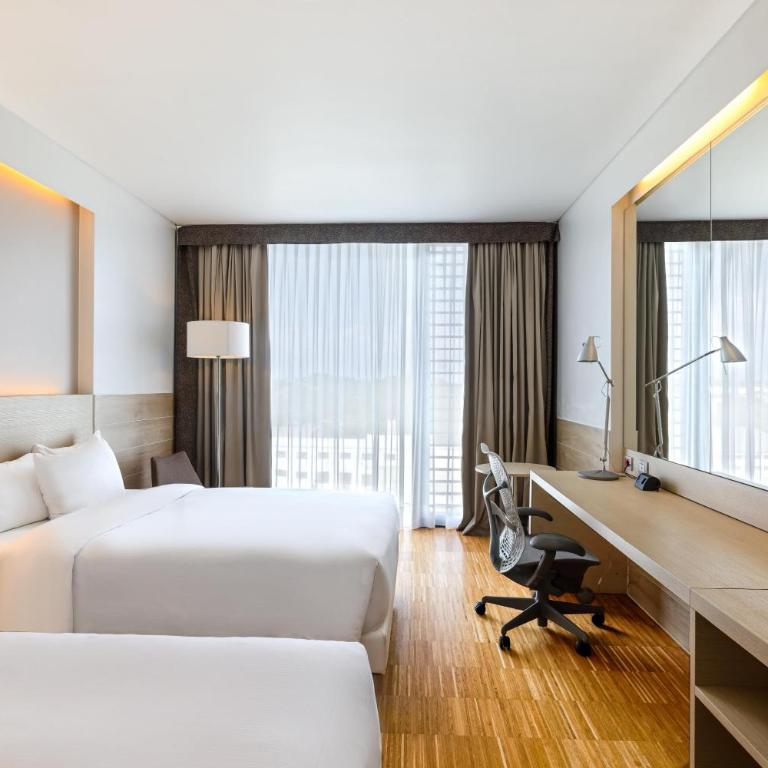 Hilton Garden Inn Venice Mestre - Superior Queen Room with Two Queen Beds - 2