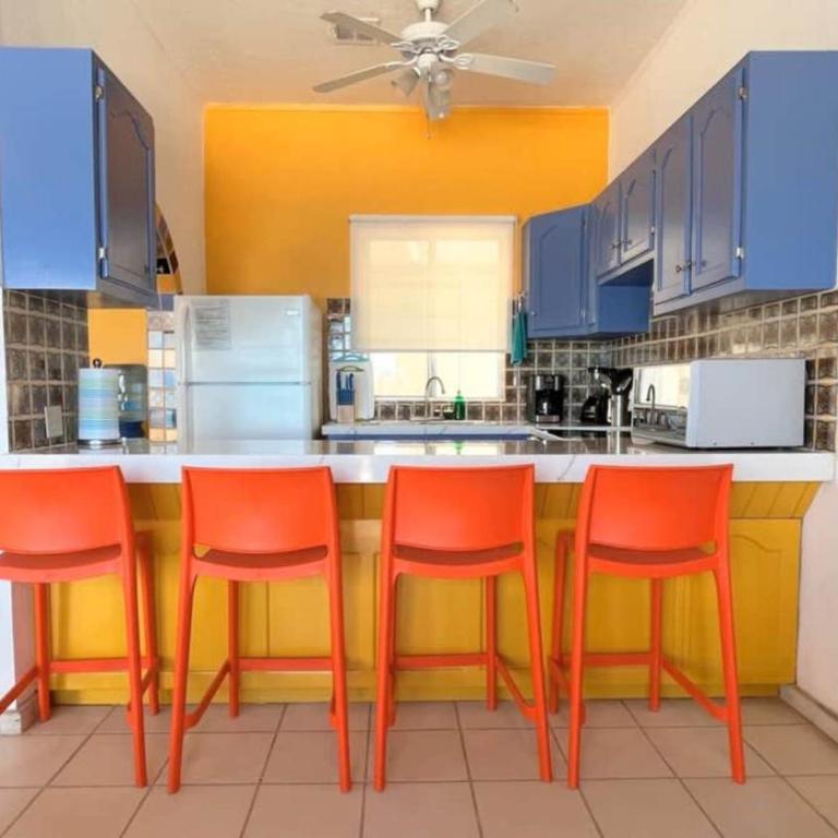 Cozy & Colorful Beachfront Condo Las Olas II 4 - Apartamento - 5
