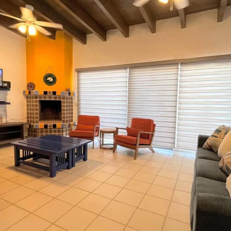 Cozy & Colorful Beachfront Condo Las Olas II 4 - Apartamento - 9