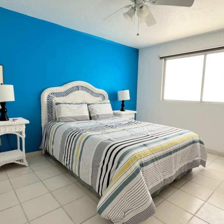Cozy & Colorful Beachfront Condo Las Olas II 4 - Apartamento - 17