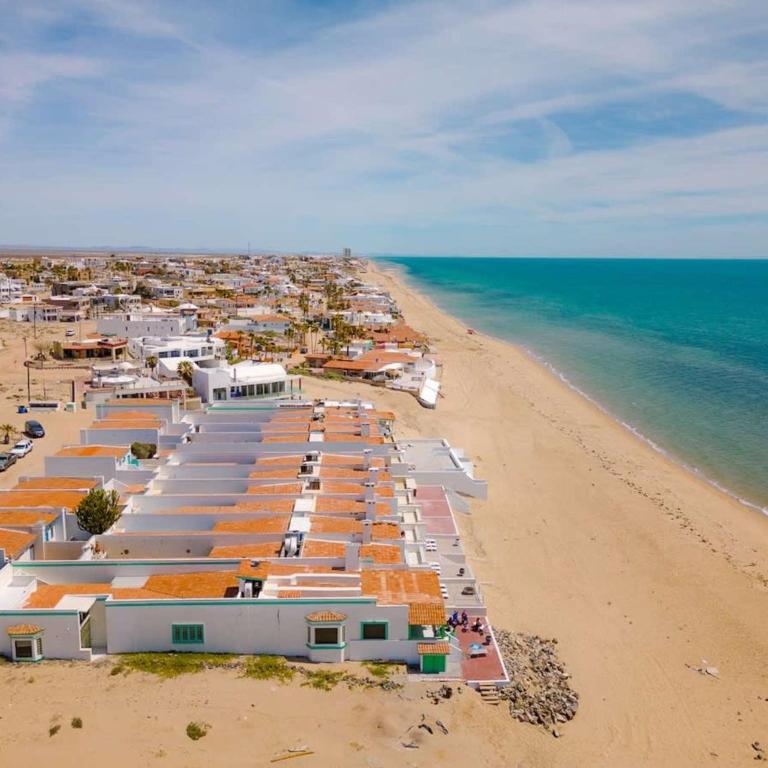 Cozy & Colorful Beachfront Condo Las Olas II 4 - Apartamento - 21