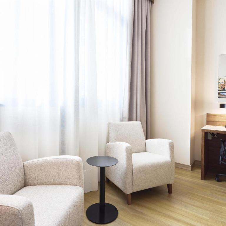 Hilton Garden Inn Sevilla - Suite de 1 dormitorio - 1 cama extragrande - 4