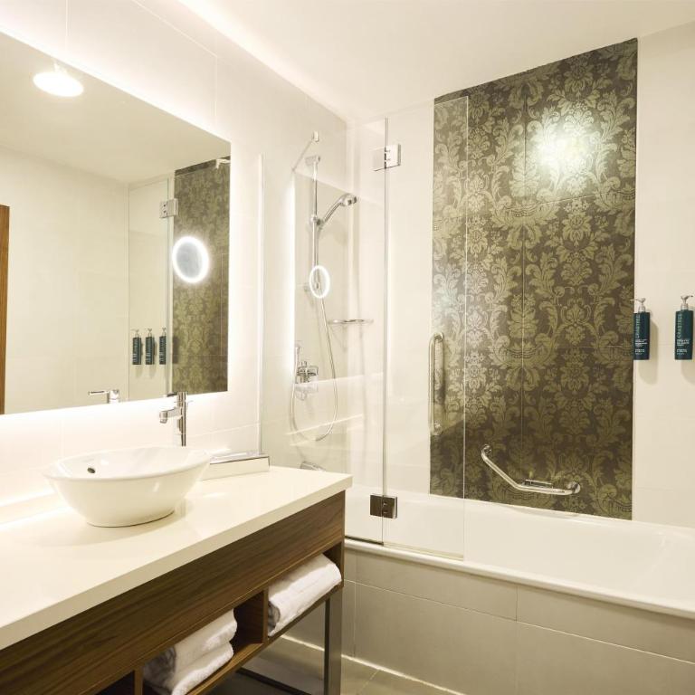 Hilton Garden Inn Sevilla - Suite de 1 dormitorio - 1 cama extragrande - 5