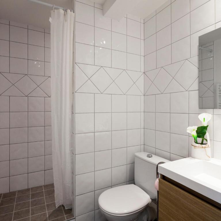 Studio 4 Pers avec Balcon, WiFi et Parking - Studio - 11