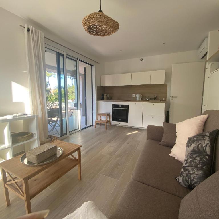 Joli F3 , 4 pers, villa Mahana , plein pied sur jardin , domaine privé criques et plages à pied - Apartment mit 2 Schlafzimmern - 5
