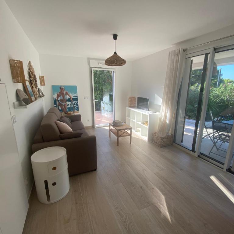 Joli F3 , 4 pers, villa Mahana , plein pied sur jardin , domaine privé criques et plages à pied - Apartment mit 2 Schlafzimmern - 8