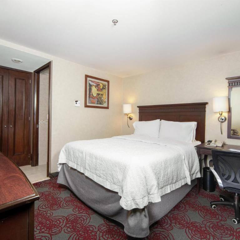 Hampton Inn & Suites Mexico City - Centro Historico - Habitación Interior - 1 cama grande - No fumadores - 2