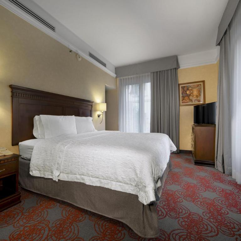Hampton Inn & Suites Mexico City - Centro Historico - Suite de 1 dormitorio con cama grande y sofá cama - No fumadores - 2