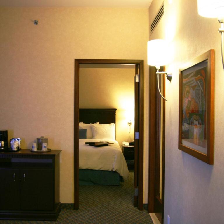 Hampton Inn & Suites Mexico City - Centro Historico - Suite de 1 dormitorio con cama grande y sofá cama - No fumadores - 4